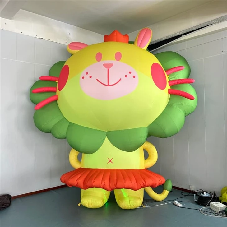 Lovely Cartoon Lion King Inflatable Mascot